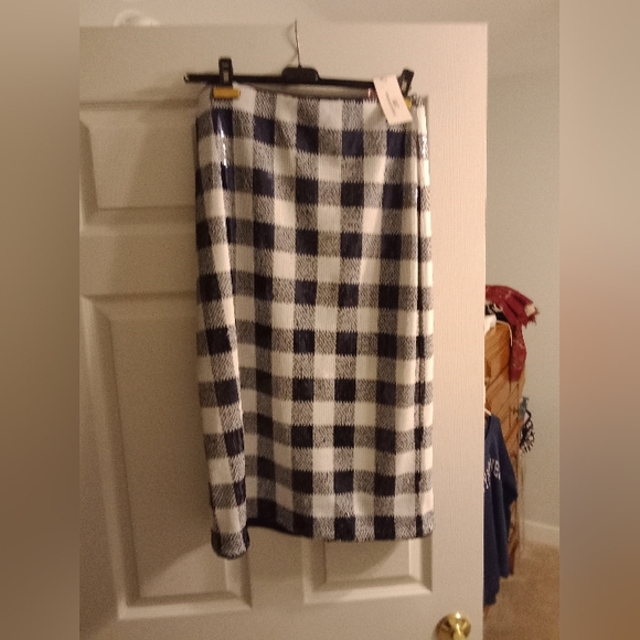 Vineyard Vines Dresses & Skirts - Vineyard Vines Skirt size medium New with Tags